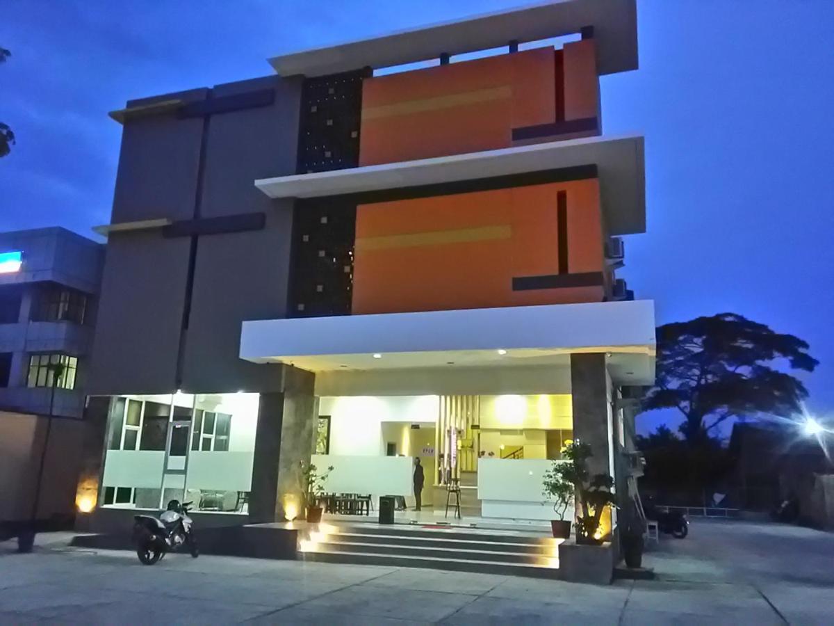 Gaia Asri Hotel Pamanukan Hilir Exterior foto