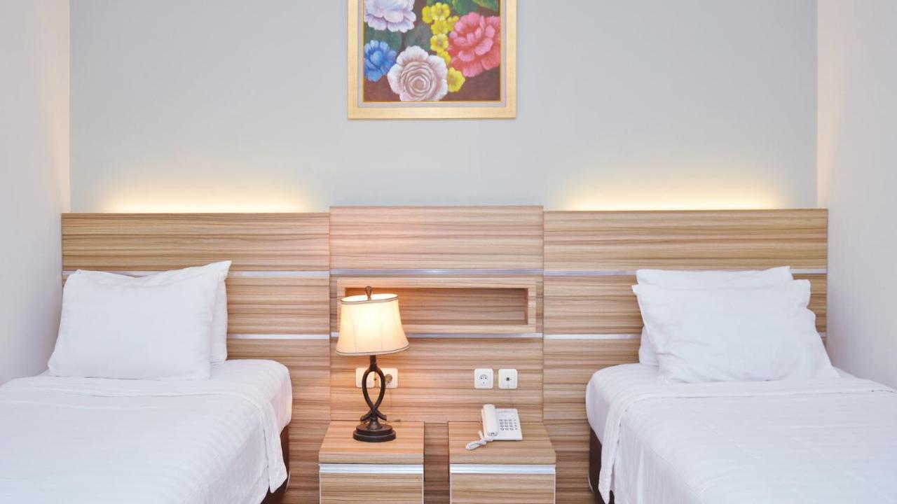 Gaia Asri Hotel Pamanukan Hilir Exterior foto