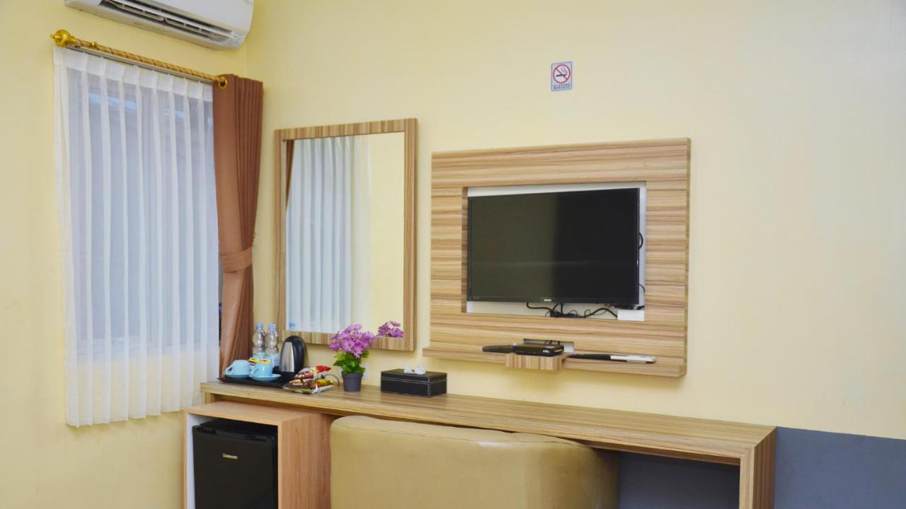 Gaia Asri Hotel Pamanukan Hilir Exterior foto