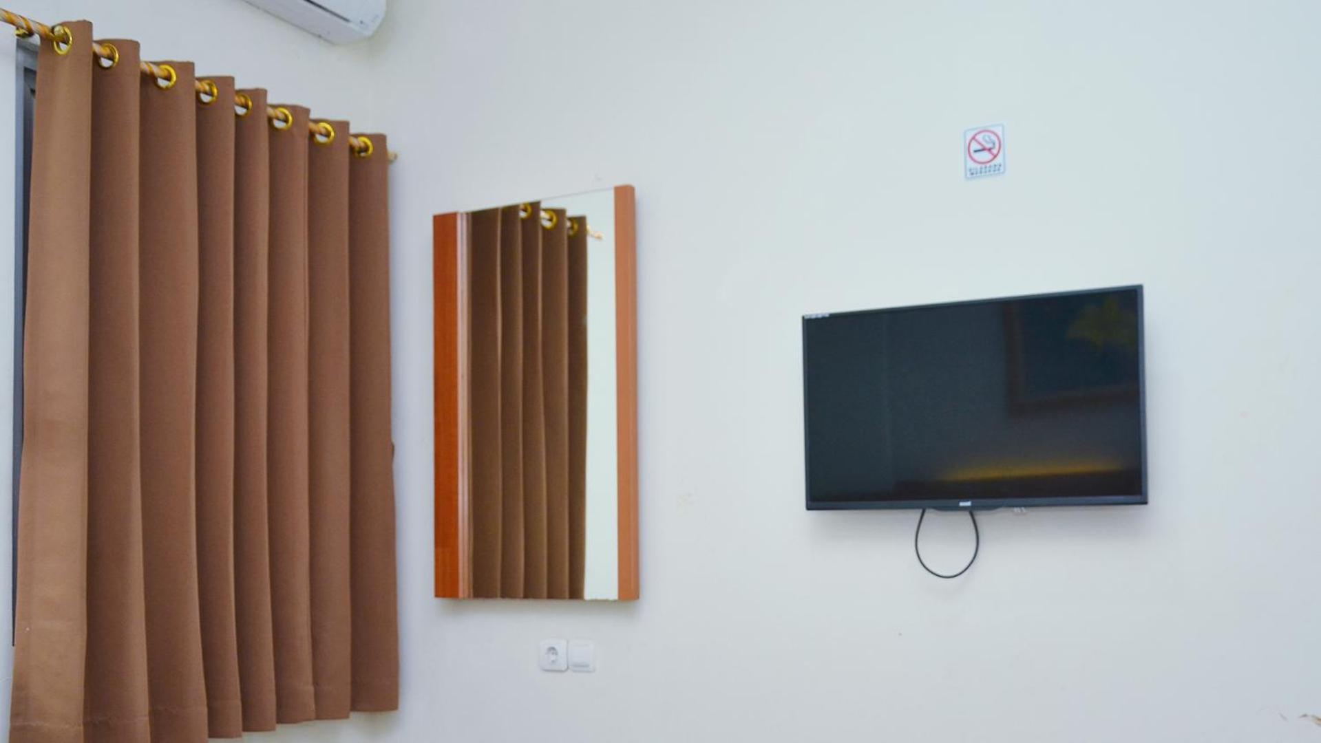 Gaia Asri Hotel Pamanukan Hilir Habitación foto