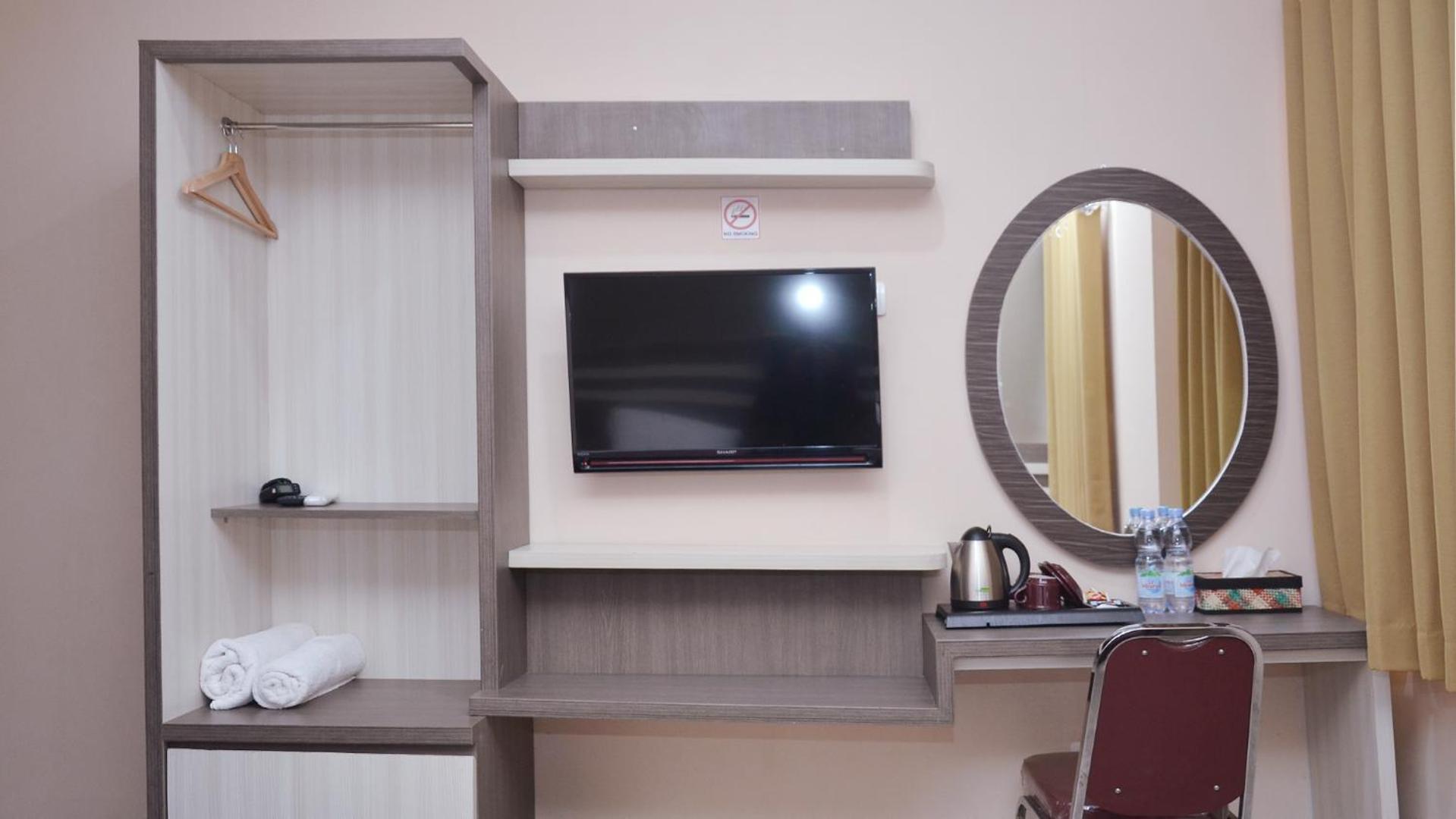 Gaia Asri Hotel Pamanukan Hilir Habitación foto